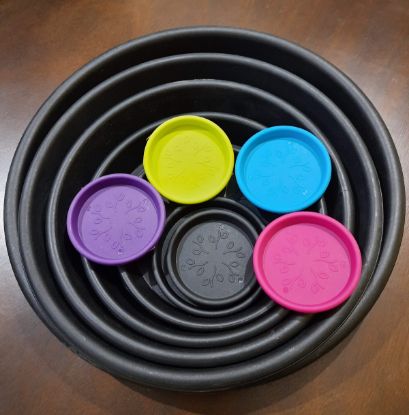 Picture of Plastic trays/saucer (sizes inside)